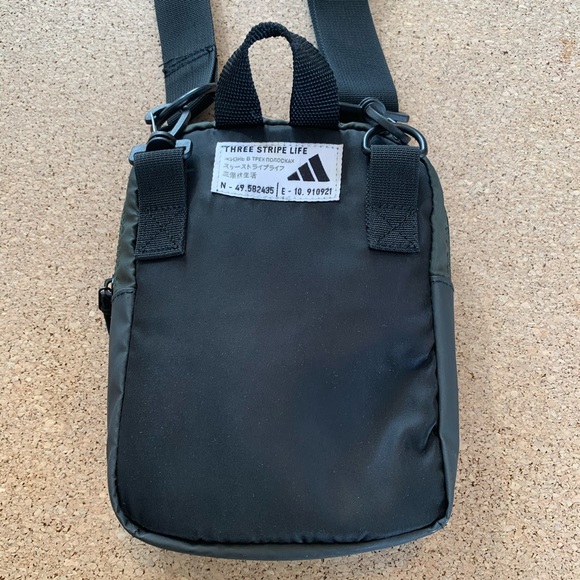 Adidas small cross body nylon bag. - Picture 6 of 7